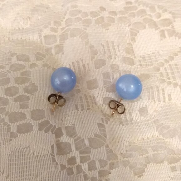 Vintage Womens Classic Light Blue Beads Round Stud Earrings Timeless VTG Jewelry - Picture 6 of 6
